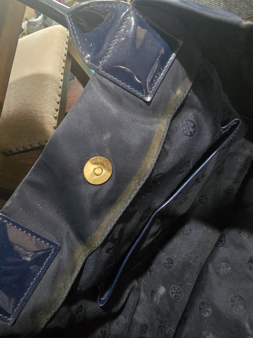 Tory Burch Navy Logo Tote Bag with Patent Trim - Picture 5 of 6